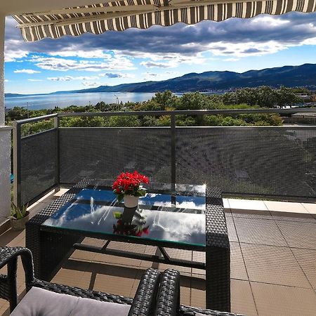 Apartment Leon - Sea View Rijeka Exterior photo