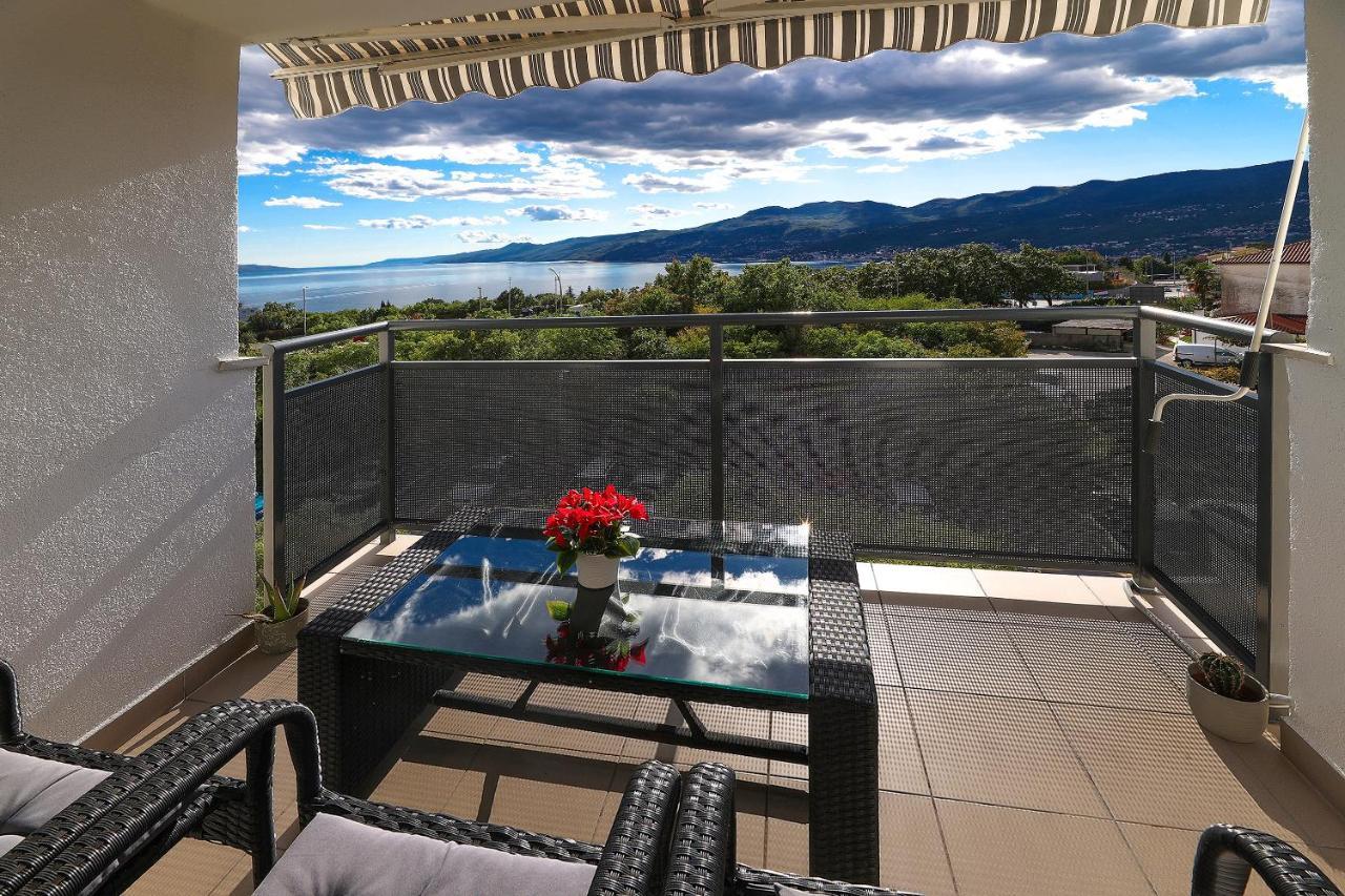 Apartment Leon - Sea View Rijeka Exterior photo